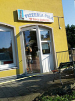 Pizzeria Pisa outside