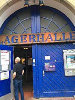 Lagerhalle outside
