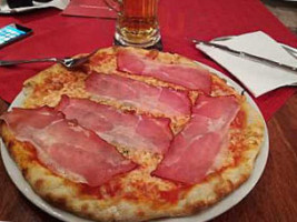 Pizzeria Da Cesare food