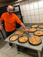 Pizza Peppino food