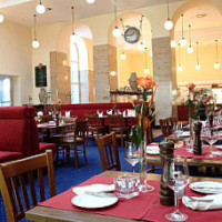Fleming's Brasserie & Wine Bar im Intercity Hotel München food