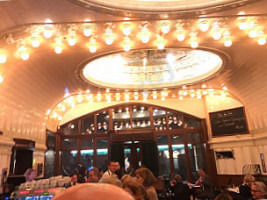 Cafe Paris - Saal inside