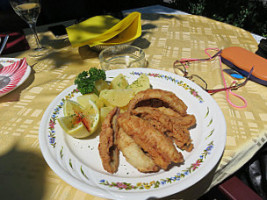 Chalet du Lac food
