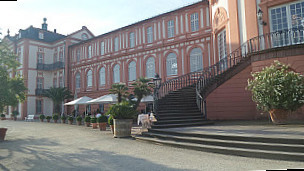 Schloss Biebrich outside
