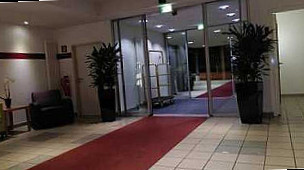 Airport Hotel Dortmund inside