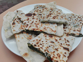 Gullu Lahmacun food