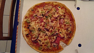Tonis Pizzablitz food