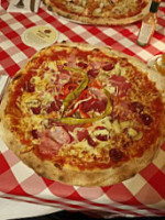 Pizzeria Trattoria Mediterranea food