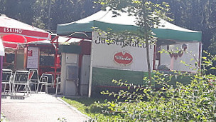 Jausenstation "Zur Erdbeere" outside