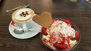 Eis Cafe Venezia food