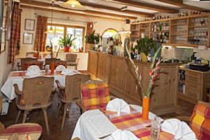 Eireiners Restaurant inside