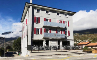 Auberge Buffet De La Gare outside