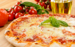 Pino's Cervino Catering Pizza Express food