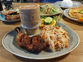 Thai's Authentic Food food