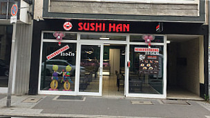 Sushi Han outside