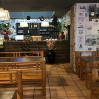 Restaurant Sao Viet inside