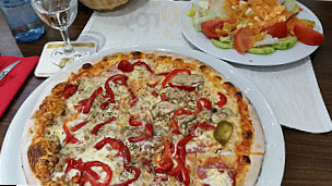 Holzfeuer-pizzeria Venezia food
