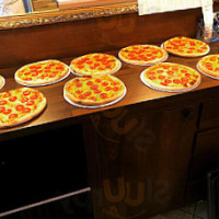 Pizzeria Calabrisella Die Holzofenpizza food