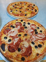 Pizzeria Danubio food