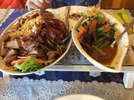 3 Naree Thai Cuisine food