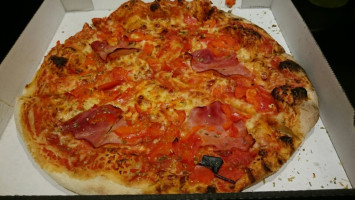 Adria Pizzaservice food
