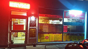 Luckys Pizzaservice outside