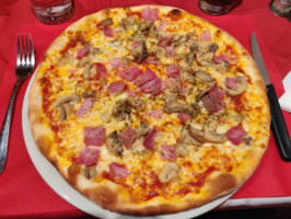 Pizzeria Weidli Arch food