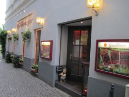 Rosenberger, Café Gaststätten outside