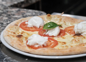 Ticino-Grotto-Pizzeria food