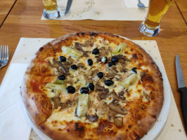 Etna Pizza food