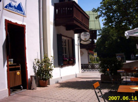 Gasthaus Zum Watzmann outside