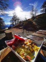 Cabane De La Tieche food