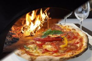 Restaurant & Pizzeria Lux food