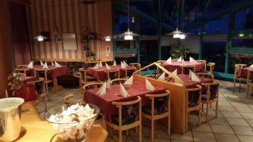 Restaurant Via Collina inside