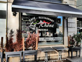 Café Restaurant Le Rhône outside
