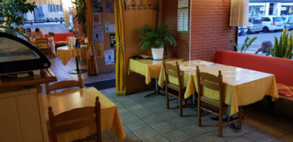 Café-restaurant de la Fontaine inside