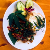 Ying’s Thai Kitchen food