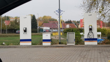 Elan-tankstelle outside