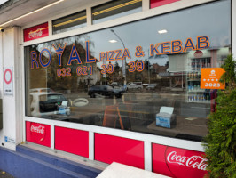 Royal Pizza&kebab outside