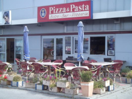 Pizza E Pasta Gaststätte outside
