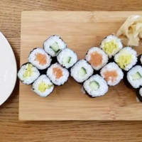 Battera Sushi & More food