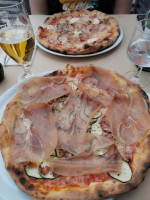 Pizzavino food