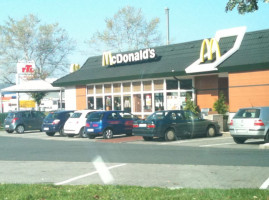 Mcdonald's Drive In outside