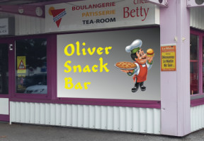 Oliver Snack Bar food