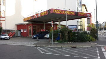 Pizza Express Würzburg Bernd Leitenmeier outside