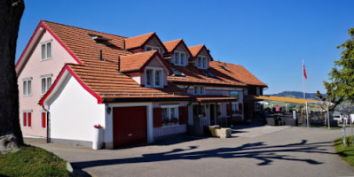 Eischen-Hotel outside
