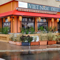 Vietnam Deli outside