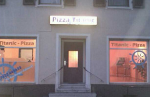 Pizza Titanic Heimservice inside
