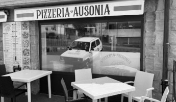 Pizzeria Ausonia inside