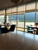 Caffe Dell'aeroporto inside